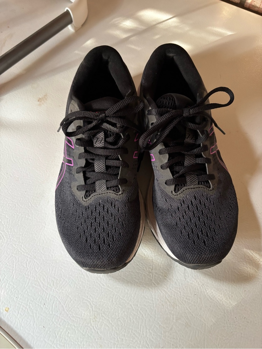 ASICS - Picture 2 of 6